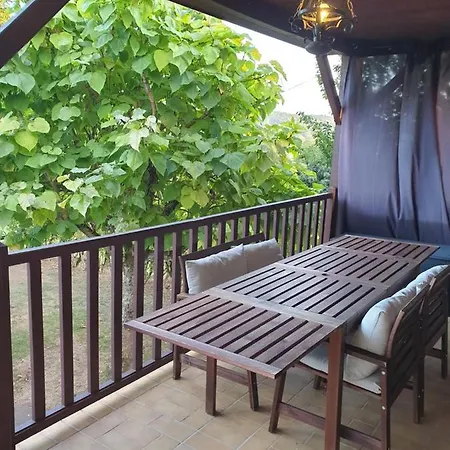 Hébergement de vacances Jolie Maison De *